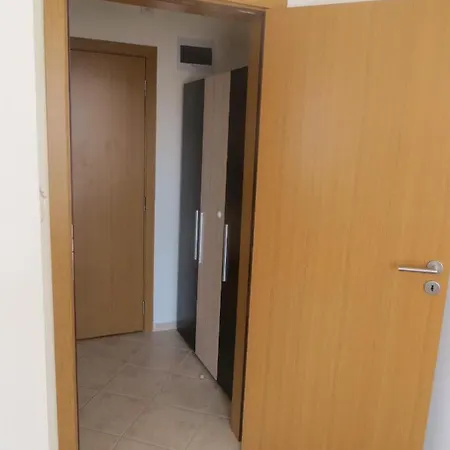 In Azalia 2 Complex 公寓 内塞伯尔